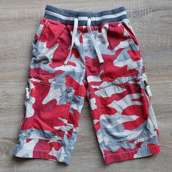 2011 ln/euc red camo board shorts size 6 - Picture 1 of 13
